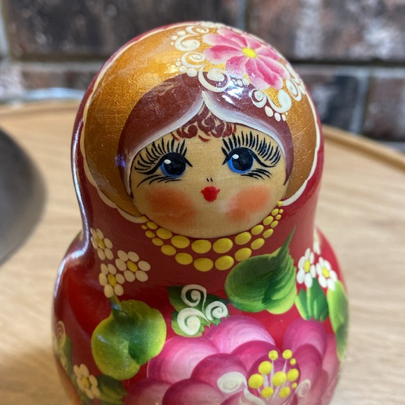 Russian Wooden Kachina Stacking dolls. Four stack in main doll. One flaw shown - Picture 2 of 11